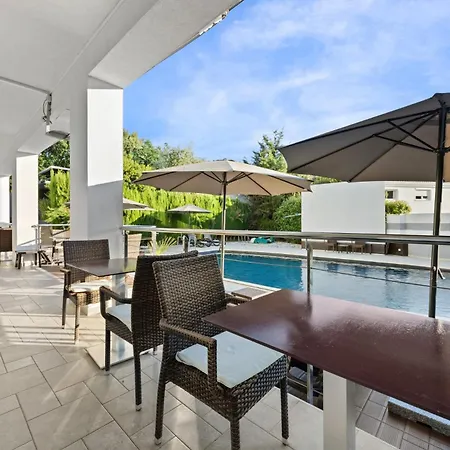 Hotel Modern Oasiss