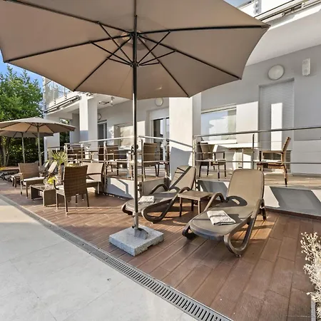 Modern Oasiss By Istrabook Hotel 4*