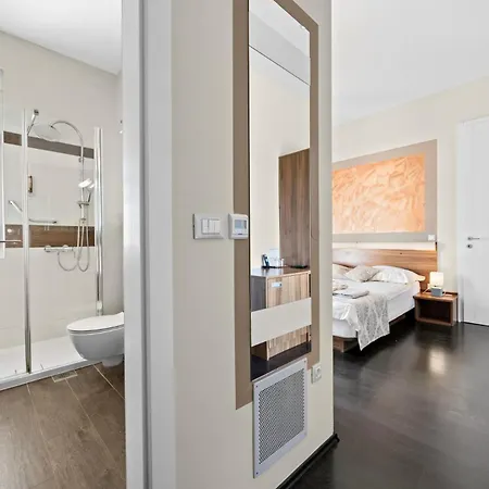 Hotel Modern Oasiss By Istrabook