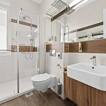 Modern Oasiss By Istrabook Hotel 4*