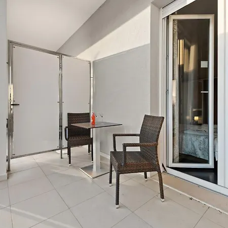 Hotel Modern Oasiss By Istrabook