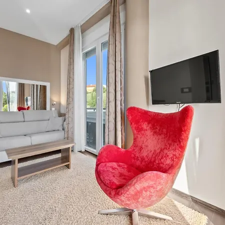 Modern Oasiss By Istrabook Hotel