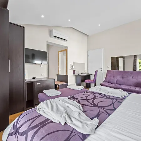 Hotel Modern Oasiss By Istrabook 4*
