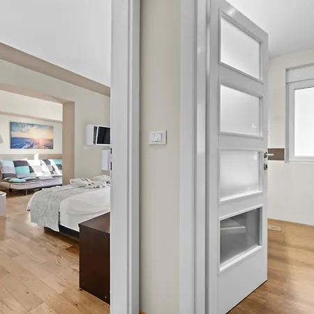 Modern Oasiss