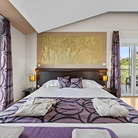 Hotel Modern Oasiss By Istrabook 4*