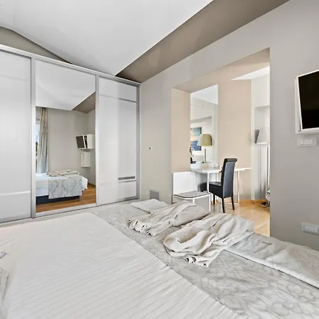 Modern Oasiss Hotel