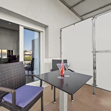 Modern Oasiss By Istrabook Hotel Pola